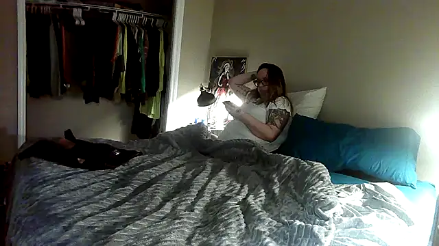 Snapshot of Fuckboy4public chatting on 02/02/25, 03:28 Fuckboy4public online show from 02/02/25, 03:28