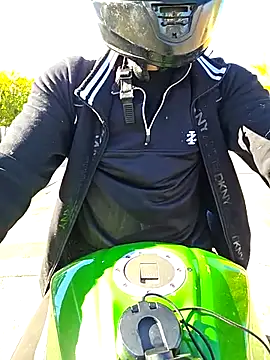 Snapshot of Fuckboy4public chatting on 10/03/25, 07:33 Fuckboy4public online show from 10/03/25, 07:33