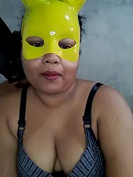 Snapshot of Masha_123 chatting on 02/19/25, 04:34 Masha 123 online show from 02/19/25, 04:34