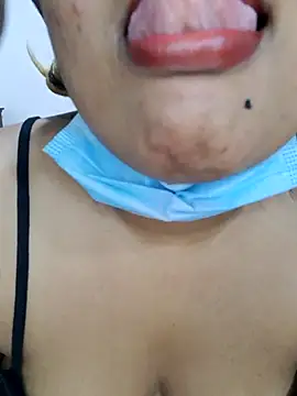 Snapshot of Masha_123 chatting on 10/15/25, 05:35 Masha 123 online show from 10/15/25, 05:35