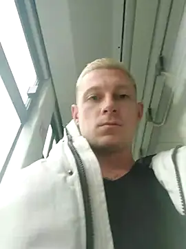 Snapshot of dengo2323 chatting on 12/11/24, 08:36 dengo2323 online show from 12/11/24, 08:36