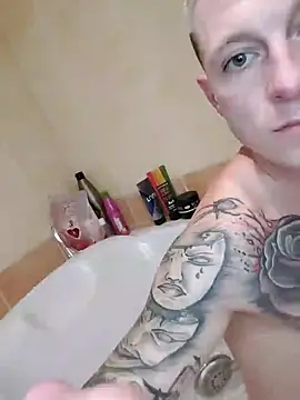 Snapshot of dengo2323 chatting on 12/12/24, 09:08 dengo2323 online show from 12/12/24, 09:08