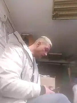 Snapshot of dengo2323 chatting on 12/17/24, 01:50 dengo2323 online show from 12/17/24, 01:50