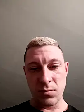 Snapshot of dengo2323 chatting on 02/03/25, 03:38 dengo2323 online show from 02/03/25, 03:38