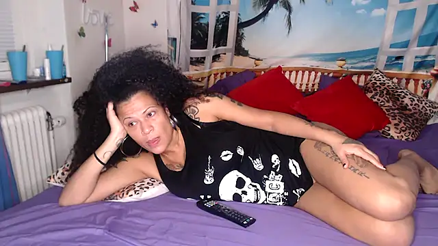 Samanthabrownlatina7 online show from 12/15/24, 10:58