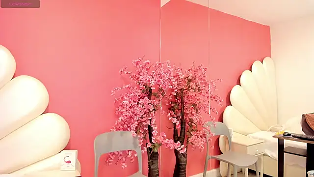 Zoey Donovan online show from 02/10/25, 10:19