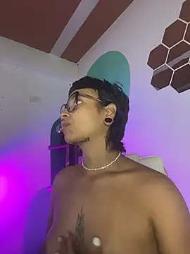 LollaByer online show from 11/06/25, 09:05