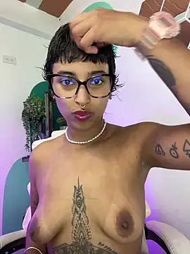 LollaByer online show from 11/29/25, 11:08