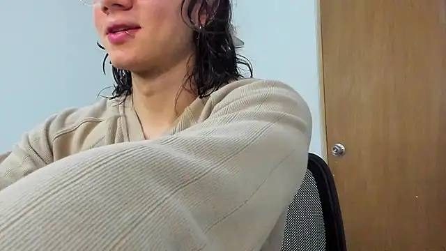 Snapshot of AngelBennet_ chatting on 02/20/25, 03:12 AngelBennet online show from 02/20/25, 03:12