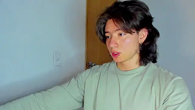 Snapshot of AngelBennet_ chatting on 11/14/25, 10:40 AngelBennet online show from 11/14/25, 10:40