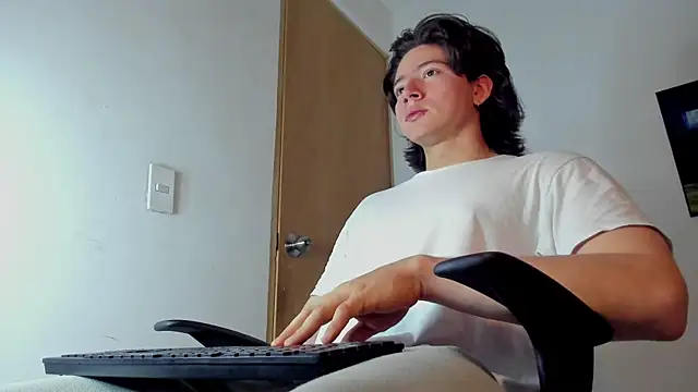 AngelBennet  online show from 12/02/25, 10:49