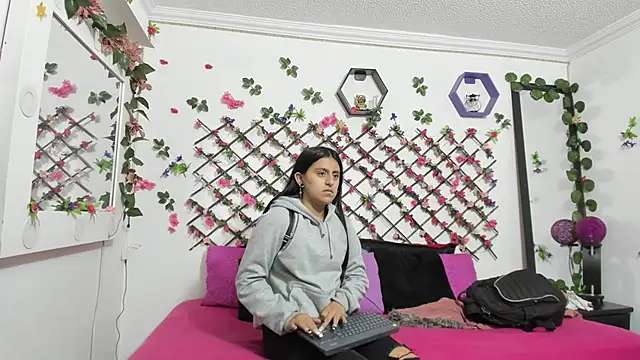 thedream girls online show from 02/24/25, 10:14