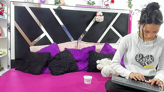 thedream girls online show from 09/19/25, 12:06