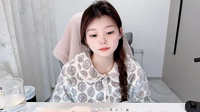 yangyang-1115 online show from 11/13/25, 05:39