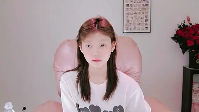 yangyang-1115 online show from 05/25/26, 12:00