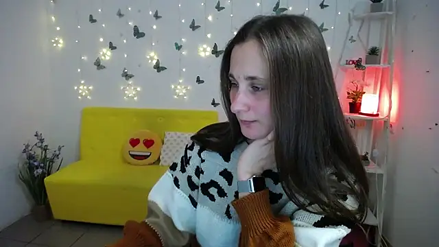 Snapshot of MichelLeee chatting on 04/22/26, 11:34 MichelLeee online show from 04/22/26, 11:34