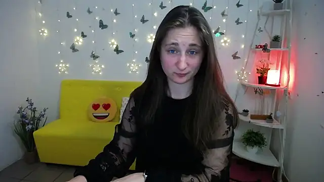 Snapshot of MichelLeee chatting on 04/24/26, 05:10 MichelLeee online show from 04/24/26, 05:10