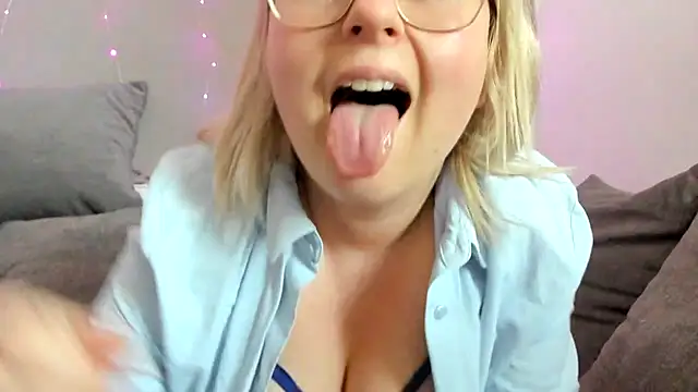 Lillyloo  online show from 03/10/25, 02:48