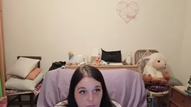 Snapshot of butterflyass900 chatting on 11/26/25, 10:22 butterflyass900 online show from 11/26/25, 10:22