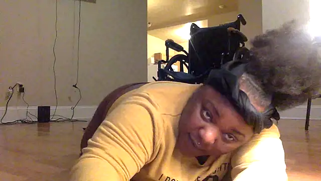 Snapshot of Cocabugattibad chatting on 02/04/25, 11:16 Cocabugattibad online show from 02/04/25, 11:16