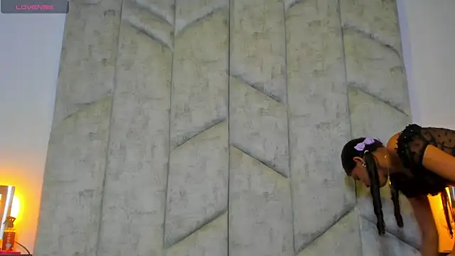 AshleyHill2 online show from 03/17/25, 06:51