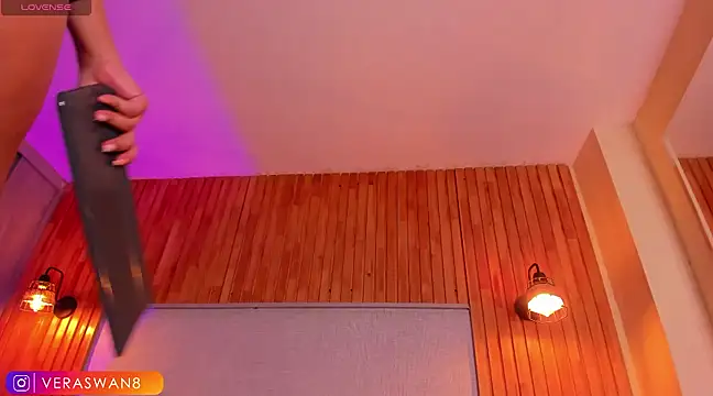 MoonSwan1 online show from 12/12/24, 01:21
