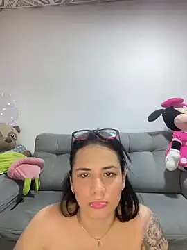 Leyna Kenet online show from 12/06/24, 09:57