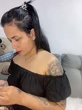 Leyna Kenet online show from 12/11/24, 01:26