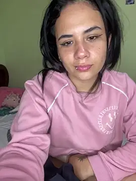 Leyna Kenet online show from 01/07/25, 10:52