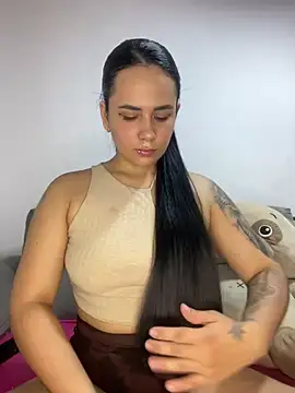 Leyna Kenet online show from 03/02/25, 12:31