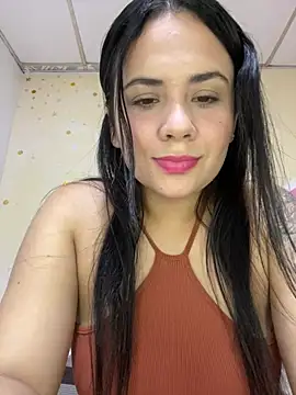 Snapshot of Leyna_Kenet chatting on 05/15/26, 02:18 Leyna Kenet online show from 05/15/26, 02:18