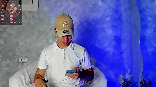 Snapshot of -Bruno-Bs chatting on 11/17/25, 10:59 -Bruno-Bs online show from 11/17/25, 10:59