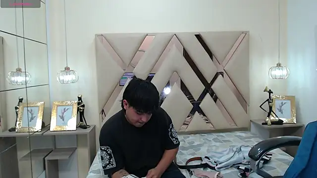 Snapshot of AndrewPherson chatting on 01/05/25, 06:45 AndrewPherson online show from 01/05/25, 06:45