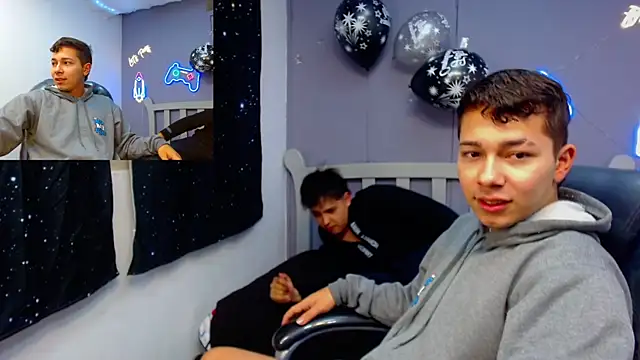 Snapshot of AndrewPherson chatting on 01/11/25, 03:44 AndrewPherson online show from 01/11/25, 03:44