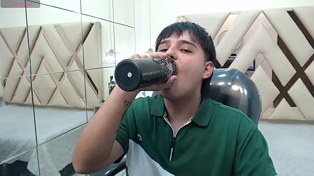 Snapshot of AndrewPherson chatting on 01/12/25, 01:48 AndrewPherson online show from 01/12/25, 01:48