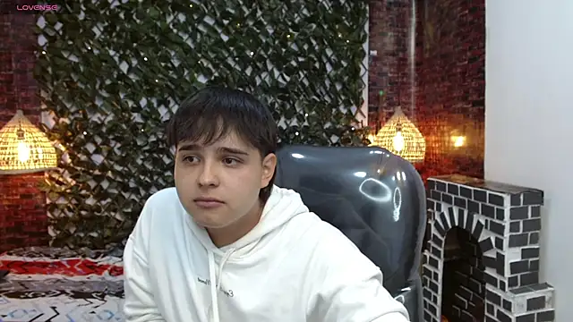 Snapshot of AndrewPherson chatting on 01/13/25, 11:17 AndrewPherson online show from 01/13/25, 11:17