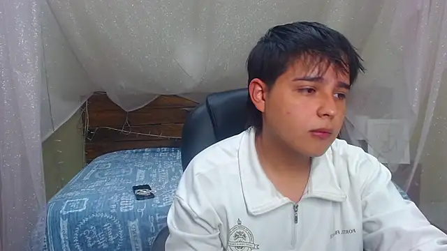 Snapshot of AndrewPherson chatting on 02/20/25, 12:04 AndrewPherson online show from 02/20/25, 12:04