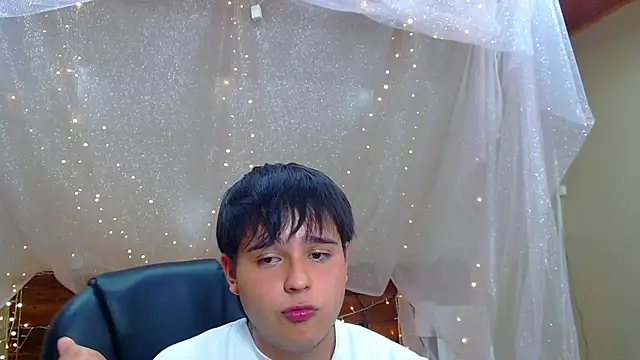 Snapshot of AndrewPherson chatting on 02/26/25, 12:03 AndrewPherson online show from 02/26/25, 12:03