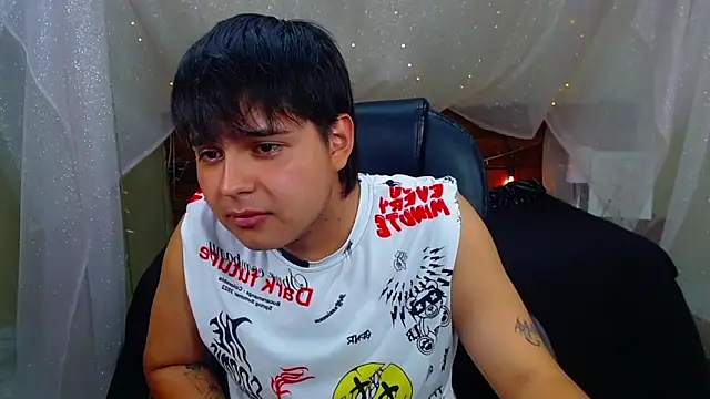 Snapshot of AndrewPherson chatting on 02/28/25, 03:15 AndrewPherson online show from 02/28/25, 03:15