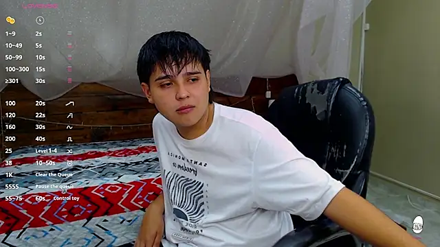 Snapshot of AndrewPherson chatting on 03/22/25, 12:25 AndrewPherson online show from 03/22/25, 12:25