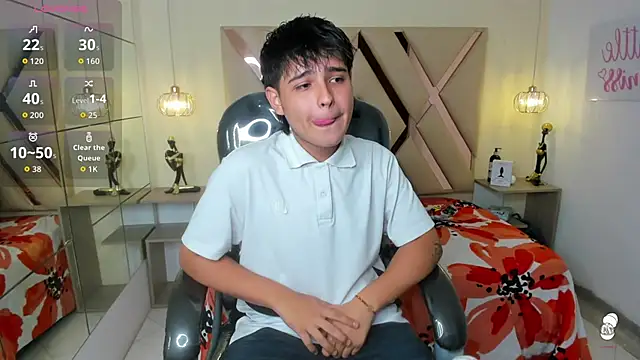 Snapshot of AndrewPherson chatting on 09/20/25, 12:39 AndrewPherson online show from 09/20/25, 12:39