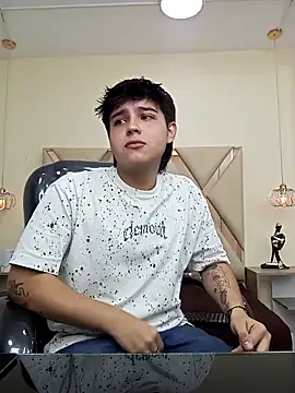 Snapshot of AndrewPherson chatting on 04/15/26, 12:56 AndrewPherson online show from 04/15/26, 12:56