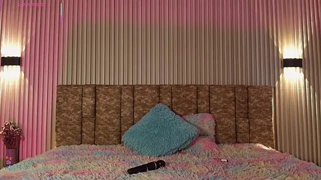 tiffany johnson11 online show from 11/08/25, 07:23