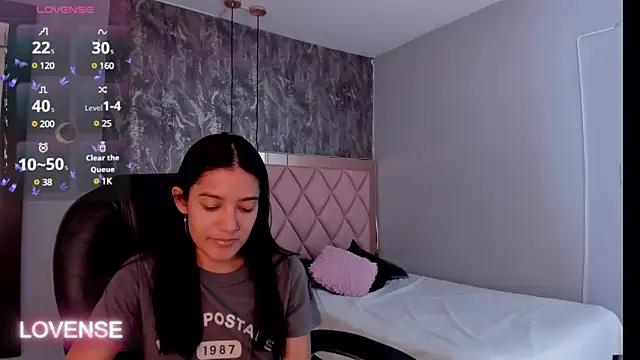 SKYLERWHIITEE online show from 01/31/25, 03:09