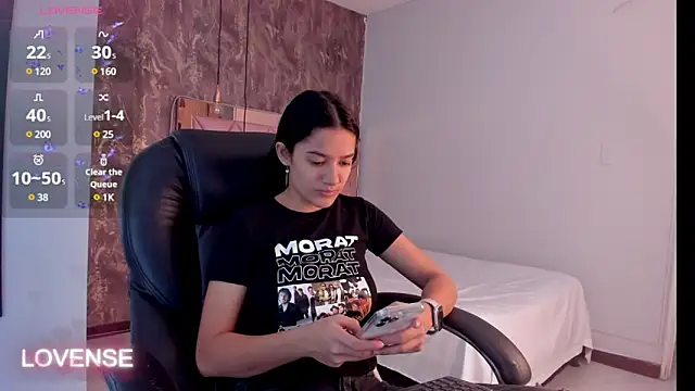 SKYLERWHIITEE online show from 02/05/25, 02:40