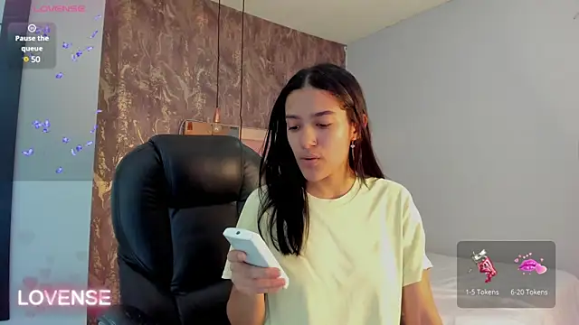 SKYLERWHIITEE online show from 02/06/25, 02:33