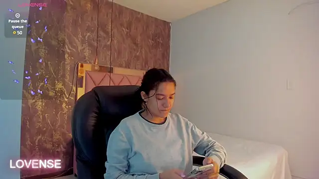 SKYLERWHIITEE online show from 02/09/25, 03:43