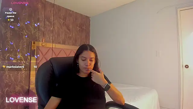 SKYLERWHIITEE online show from 02/09/25, 06:43