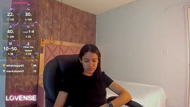 SKYLERWHIITEE online show from 02/09/25, 09:47