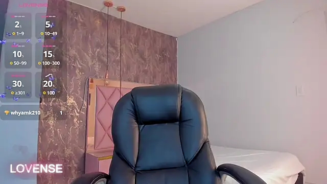 SKYLERWHIITEE online show from 02/13/25, 10:02